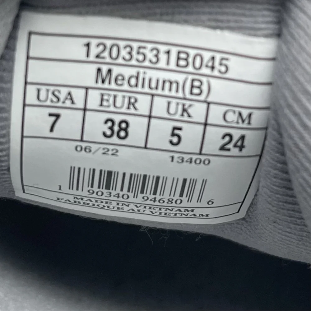 Brooks Sneakers Womens 7 B Adrenaline GTS 22 1203531B045‎ Gray Running Gym Shoes